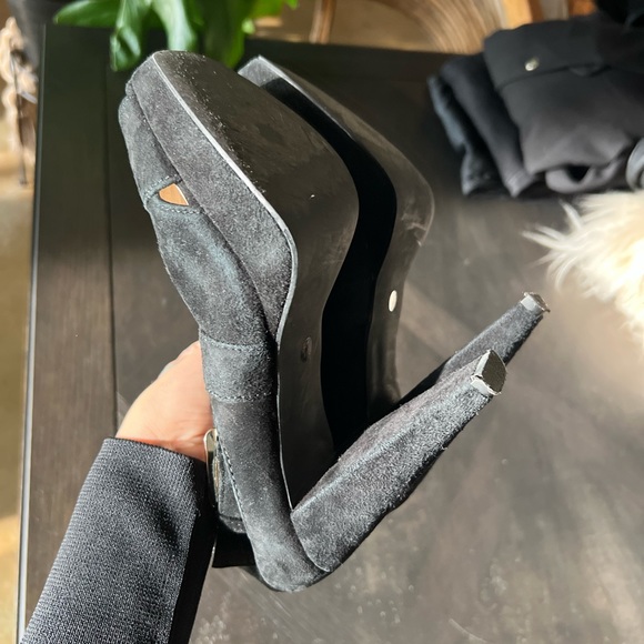 Michael Kors suede peep toe heels with crossover detailing - Picture 4 of 5